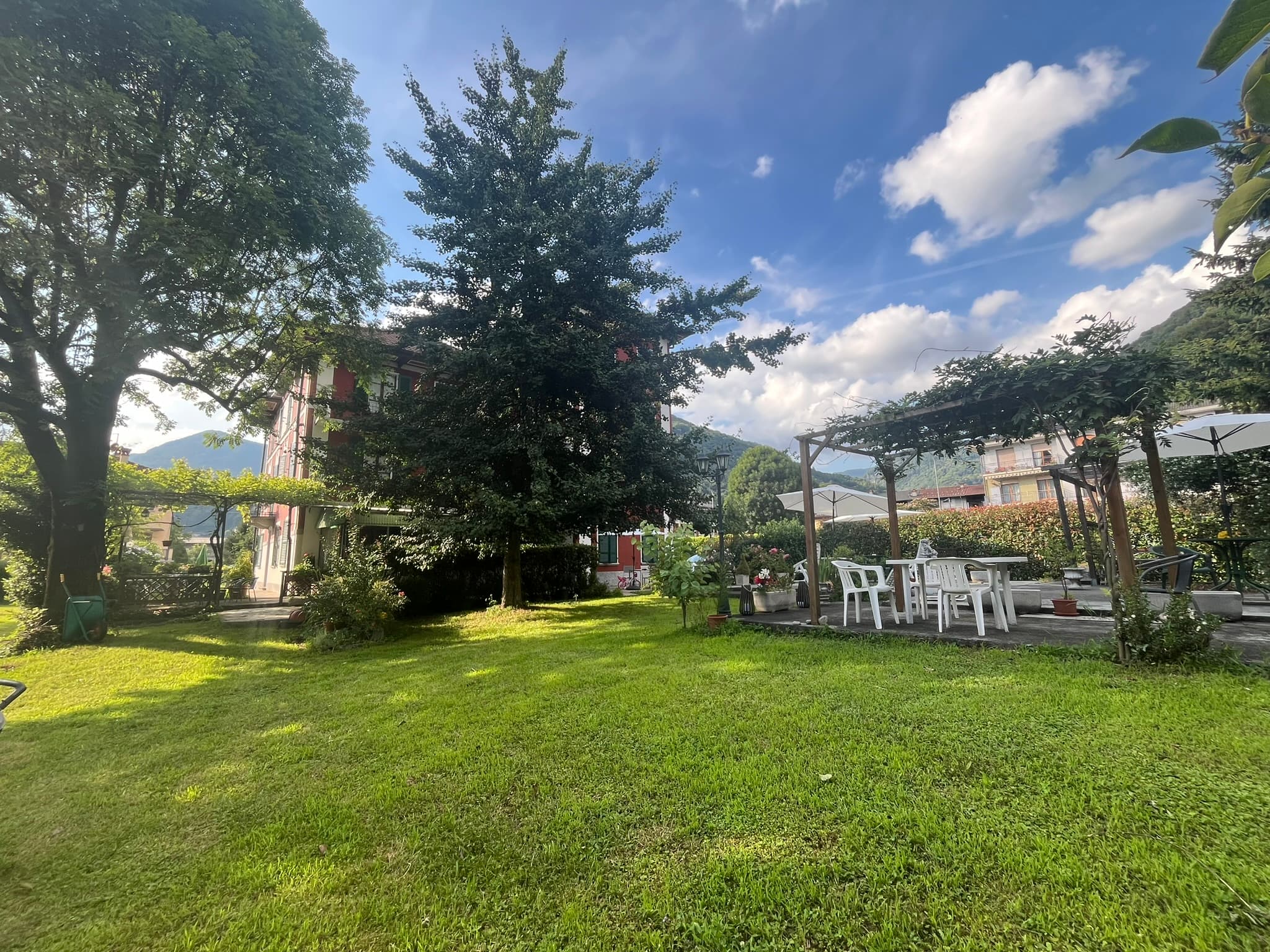 Vista sulle montagne dall'Albergo Monte Rosa